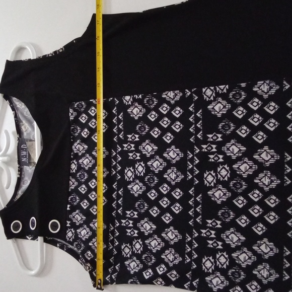 Dress small - Picture 4 of 6